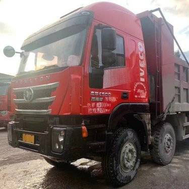 Hongyan Genlyon 8x4 قلابة شاحنة Fast 12JSD220T ناقل حركة