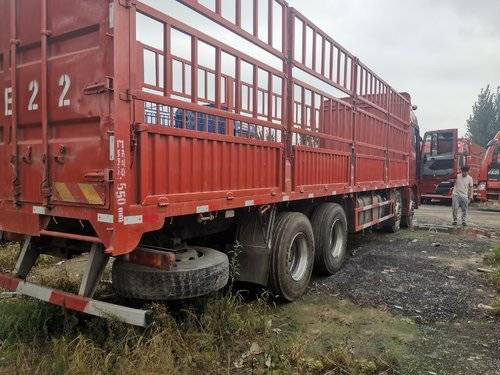 مستعملة 2016 Cummins 350HP Foton Cargo Box Trailer Truck 12 Speed