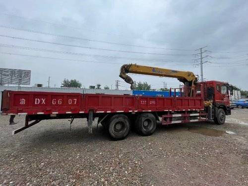 Yuchai Dongfeng Crane تستخدم الشاحنات الثقيلة FAST 9 Speed ​​Manual