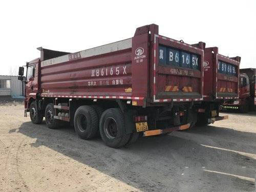 تستخدم M3000 Shacman Dump قلابة شاحنة 400HP FAST 12 Speed ​​Manual
